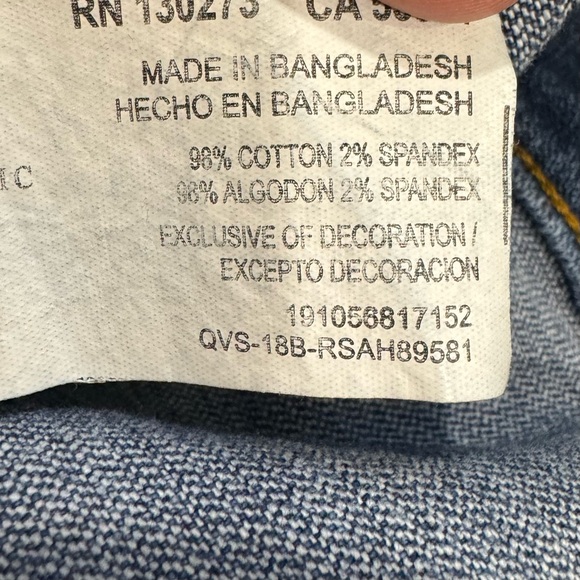 Rock & Republic Distressed Jean Jacket - Picture 5 of 9